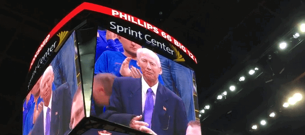 bill snyder receives standing ovation