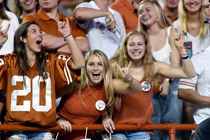 New Texas Assistant Jeff Banks' Wife Making Bold Predictions