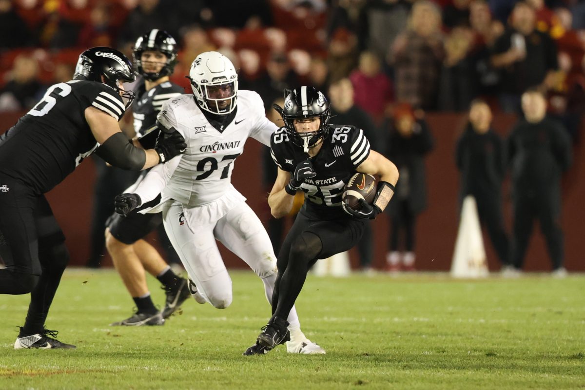 NCAA Football: Cincinnati at Iowa State